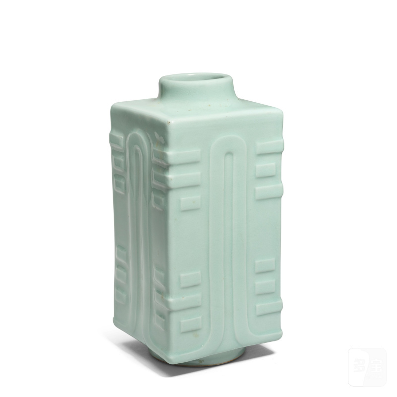二十世紀 胭脂紅釉瓶及青釉琮式瓶 | A PINK ENAMELLED VASE AND A CELADON FANGCONG - 图8